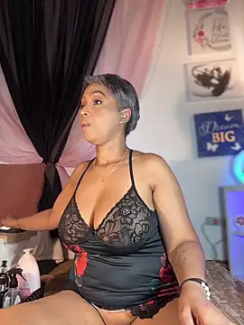 Snapshot of skarlleth_11 chatting on December 1, 3:24 pm skarlleth 11 online show from December 1, 3:24 pm