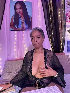 Snapshot of skarlleth_11 chatting on November 17, 4:22 pm skarlleth 11 online show from November 17, 4:22 pm