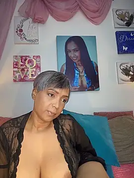 skarlleth 11 online show from March 13, 6:13 pm