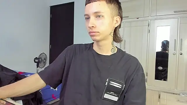 spacehumanz online show from December 17, 2:22 pm