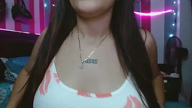 Snapshot of karo_lovely chatting on November 14, 11:08 pm karo lovely online show from November 14, 11:08 pm