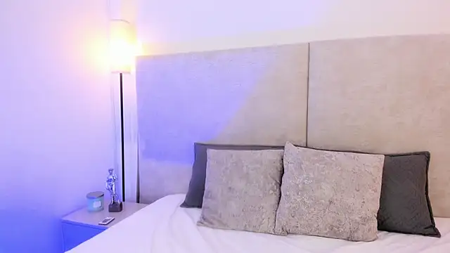 Hanna gomeez  online show from April 15, 7:18 pm