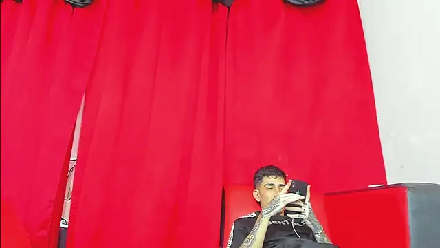 extreme hot crazy online show from December 15, 4:40 am