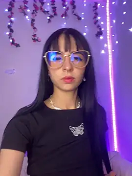 Lia  1 online show from December 1, 11:16 pm