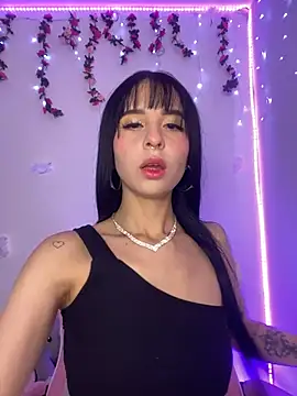 Lia  1 online show from November 30, 5:58 pm