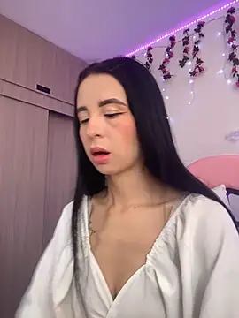 Lia  1 online show from November 19, 5:13 pm