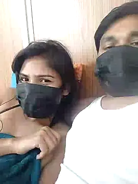 Snapshot of Ritubabysexycouple chatting on December 18, 5:28 pm Ritubabysexycouple online show from December 18, 5:28 pm