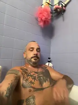 Snapshot of tattedNitalian chatting on December 3, 2:12 am tattedNitalian online show from December 3, 2:12 am