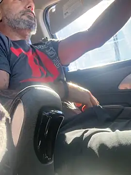 Snapshot of tattedNitalian chatting on November 3, 3:48 pm tattedNitalian online show from November 3, 3:48 pm