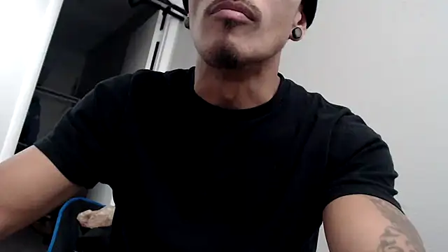 tanjir020 online show from December 17, 10:09 am