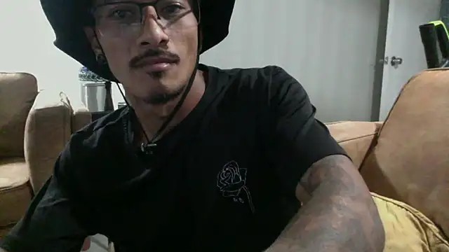 tanjir020 online show from November 11, 9:48 am