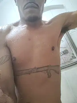 Snapshot of lacoste12 chatting on December 18, 12:38 am lacoste12 online show from December 18, 12:38 am