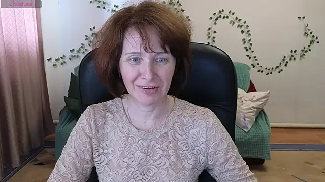 Snapshot of Lia_Tito chatting on June 2, 1:11 pm Lia Tito online show from June 2, 1:11 pm