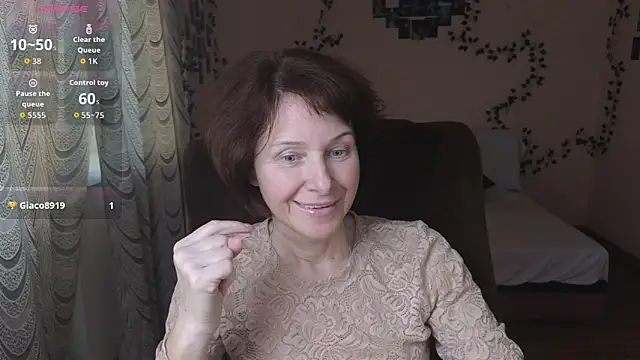 Lia Tito online show from November 3, 12:42 pm