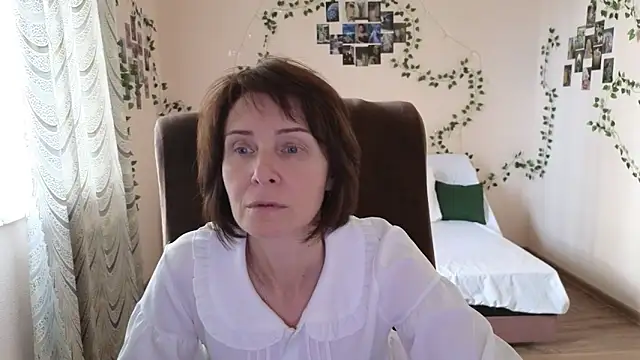 Snapshot of Lia_Tito chatting on September 19, 12:20 pm Lia Tito online show from September 19, 12:20 pm