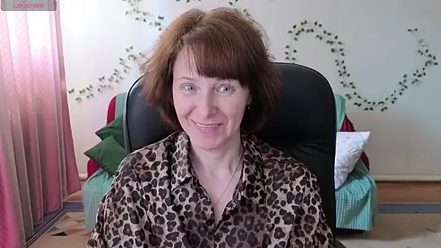 Snapshot of Lia_Tito chatting on May 9, 8:18 am Lia Tito online show from May 9, 8:18 am