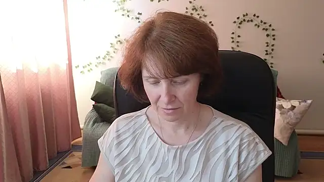 Snapshot of Lia_Tito chatting on June 12, 6:44 am Lia Tito online show from June 12, 6:44 am