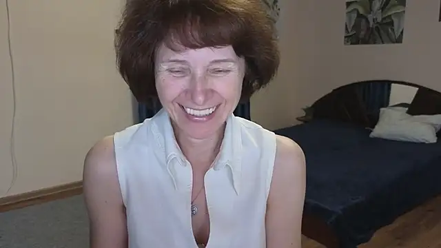 Lia Tito online show from November 10, 12:32 pm