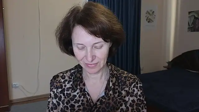 Lia Tito online show from November 15, 5:44 am