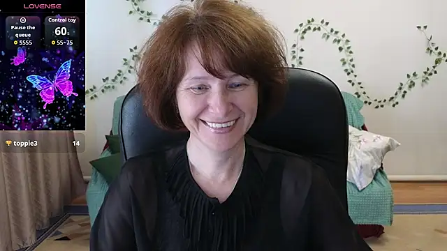 Snapshot of Lia_Tito chatting on July 17, 6:32 am Lia Tito online show from July 17, 6:32 am