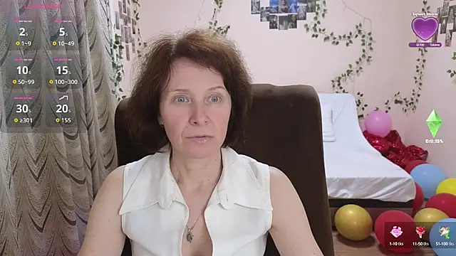 Snapshot of Lia_Tito chatting on October 13, 12:51 pm Lia Tito online show from October 13, 12:51 pm