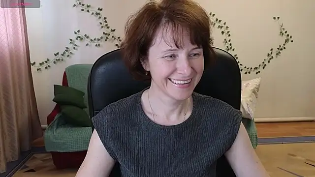 Snapshot of Lia_Tito chatting on April 28, 1:15 pm Lia Tito online show from April 28, 1:15 pm