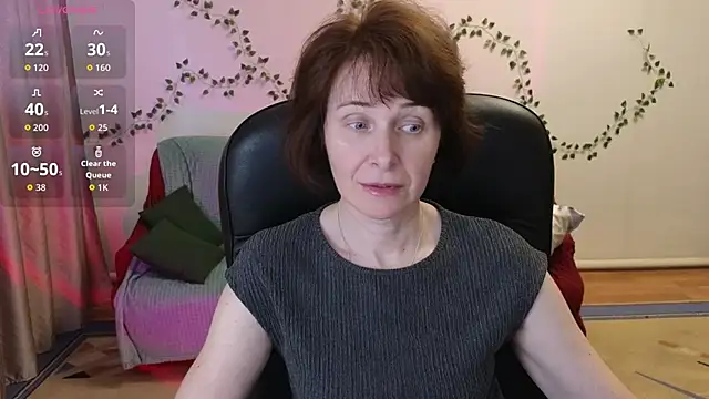 Snapshot of Lia_Tito chatting on April 21, 3:18 pm Lia Tito online show from April 21, 3:18 pm
