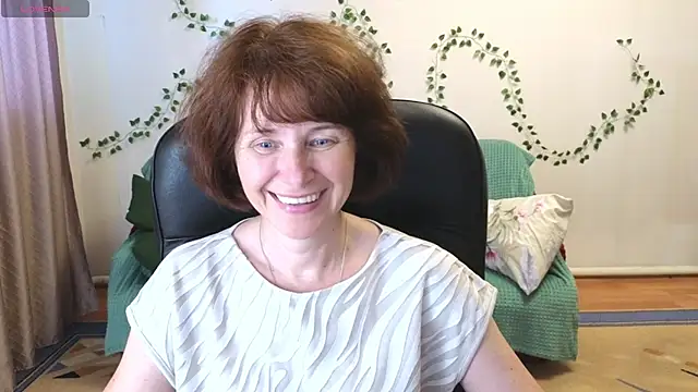 Snapshot of Lia_Tito chatting on July 6, 12:56 pm Lia Tito online show from July 6, 12:56 pm