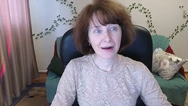 Lia Tito online show from April 14, 1:05 pm