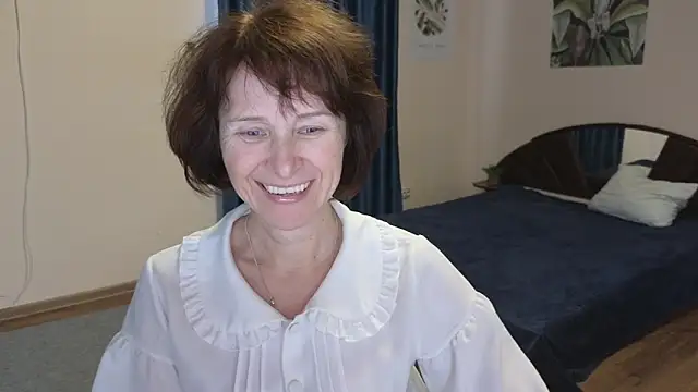 Lia Tito online show from November 8, 6:06 am