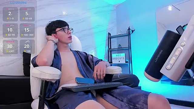 mathias saenz online show from January 15, 7:06 pm