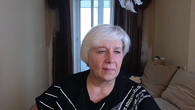 Snapshot of Milana_Milky chatting on October 5, 6:04 am Milana Milky online show from October 5, 6:04 am