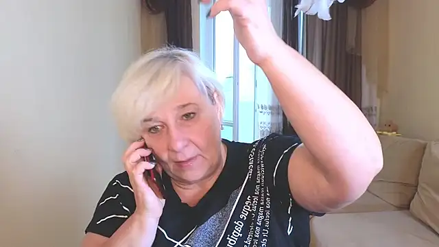 Snapshot of Milana_Milky chatting on October 16, 5:16 am Milana Milky online show from October 16, 5:16 am