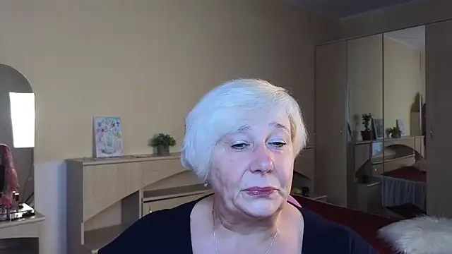 Snapshot of Milana_Milky chatting on September 22, 5:02 am Milana Milky online show from September 22, 5:02 am