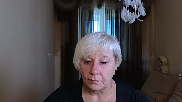 Snapshot of Milana_Milky chatting on October 2, 5:11 am Milana Milky online show from October 2, 5:11 am