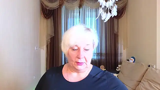 Snapshot of Milana_Milky chatting on October 3, 5:20 am Milana Milky online show from October 3, 5:20 am