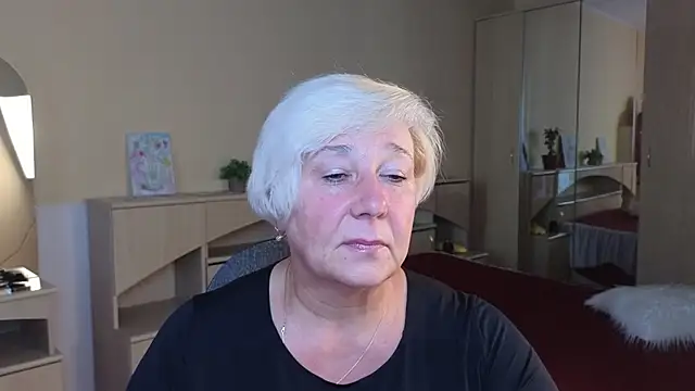 Snapshot of Milana_Milky chatting on September 14, 6:03 am Milana Milky online show from September 14, 6:03 am