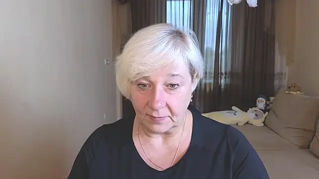 Snapshot of Milana_Milky chatting on October 13, 5:09 am Milana Milky online show from October 13, 5:09 am