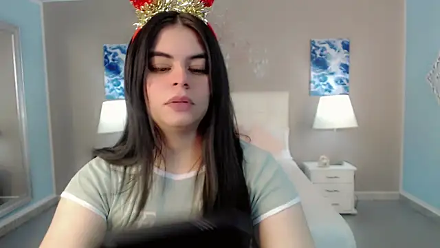 maddissonivanova online show from December 5, 6:50 pm