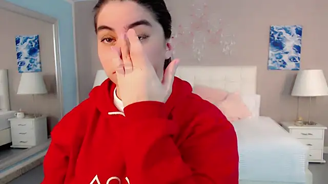 maddissonivanova online show from April 10, 7:10 pm