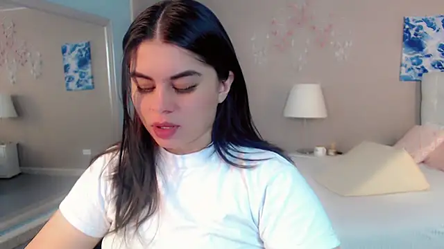 maddissonivanova online show from February 12, 7:13 pm