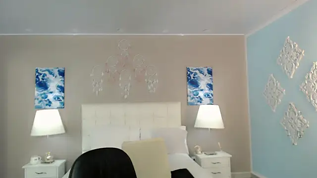 maddissonivanova online show from November 2, 3:44 am