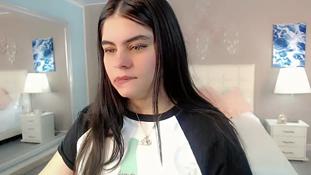 maddissonivanova online show from December 4, 7:24 pm