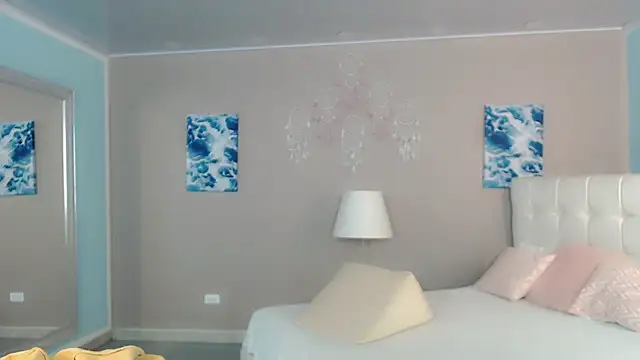 maddissonivanova online show from February 10, 7:02 pm