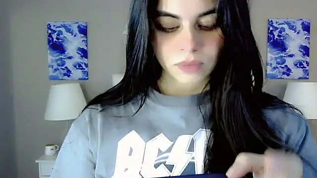 maddissonivanova online show from October 2, 7:17 pm