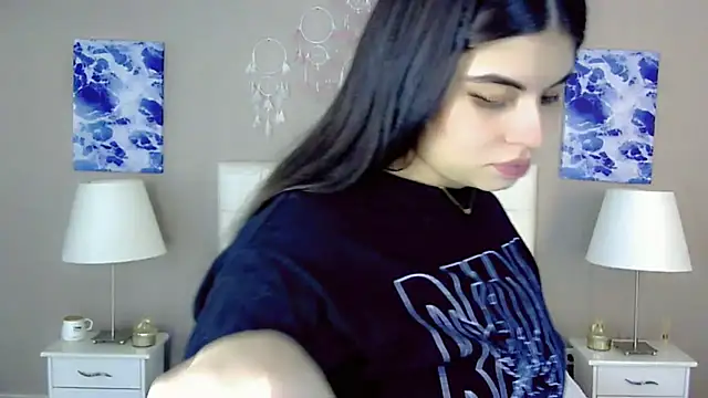 maddissonivanova online show from September 30, 6:47 pm