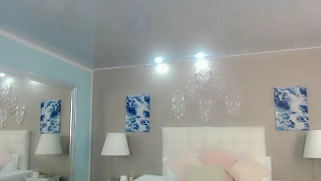 maddissonivanova online show from March 12, 6:56 pm