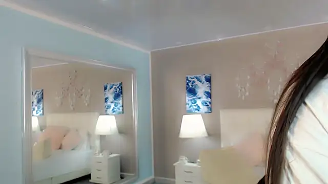 maddissonivanova online show from December 1, 6:42 pm