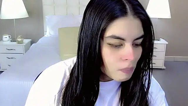 maddissonivanova online show from September 11, 7:14 pm