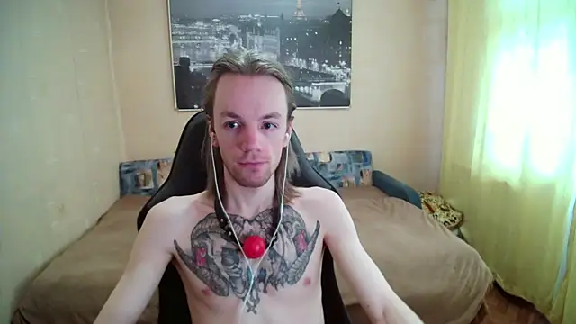 Snapshot of AdamDickens chatting on September 11, 9:31 am AdamDickens online show from September 11, 9:31 am